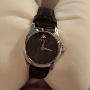 Gucci Black Leather Small G's & Bee 🐝 Watch